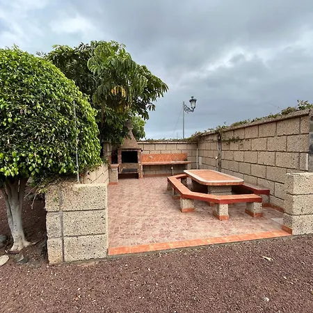 Tomillos アパート