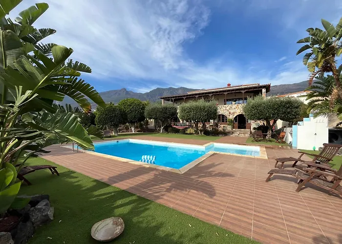 Tomillos Канделария